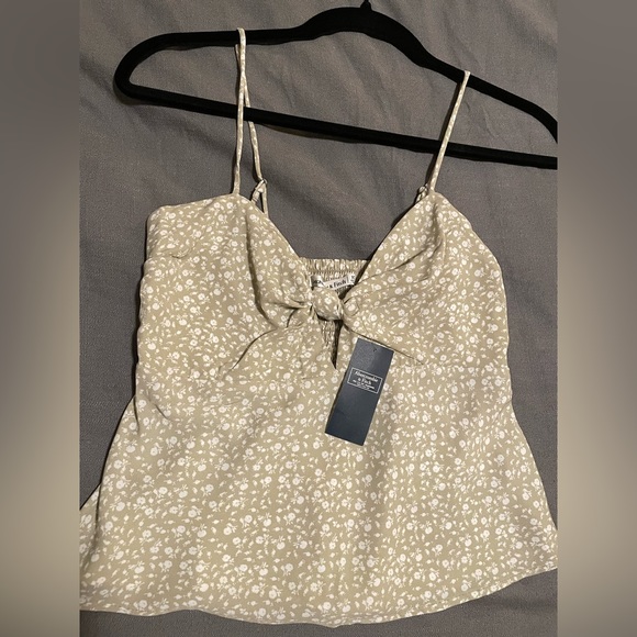 NWT Abercrombie & Fitch top!!! - Picture 2 of 5